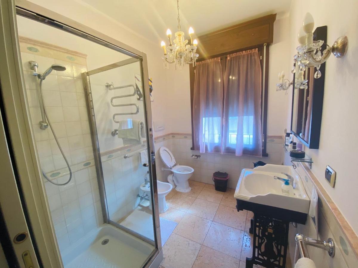 Viale Manzoni Hotel Sassuolo Buitenkant foto