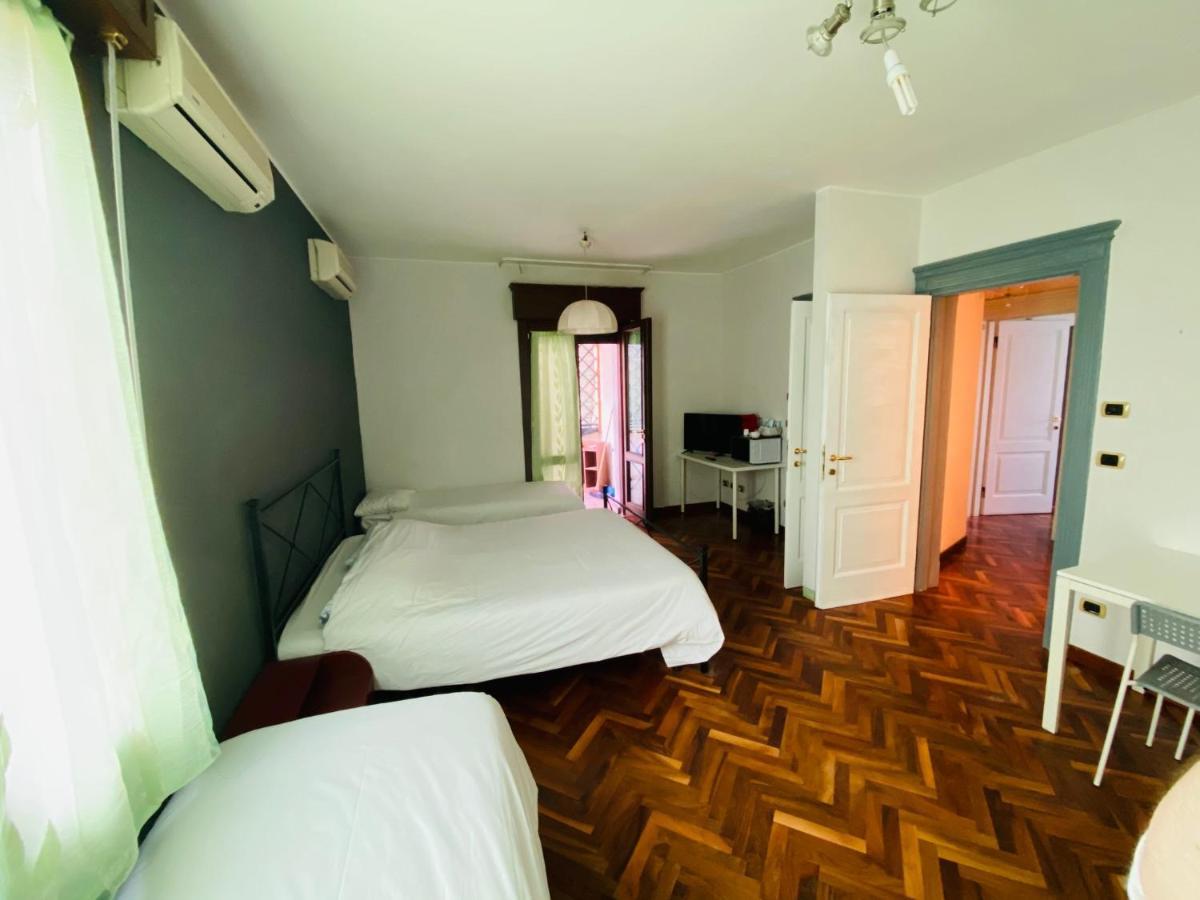 Viale Manzoni Hotel Sassuolo Buitenkant foto
