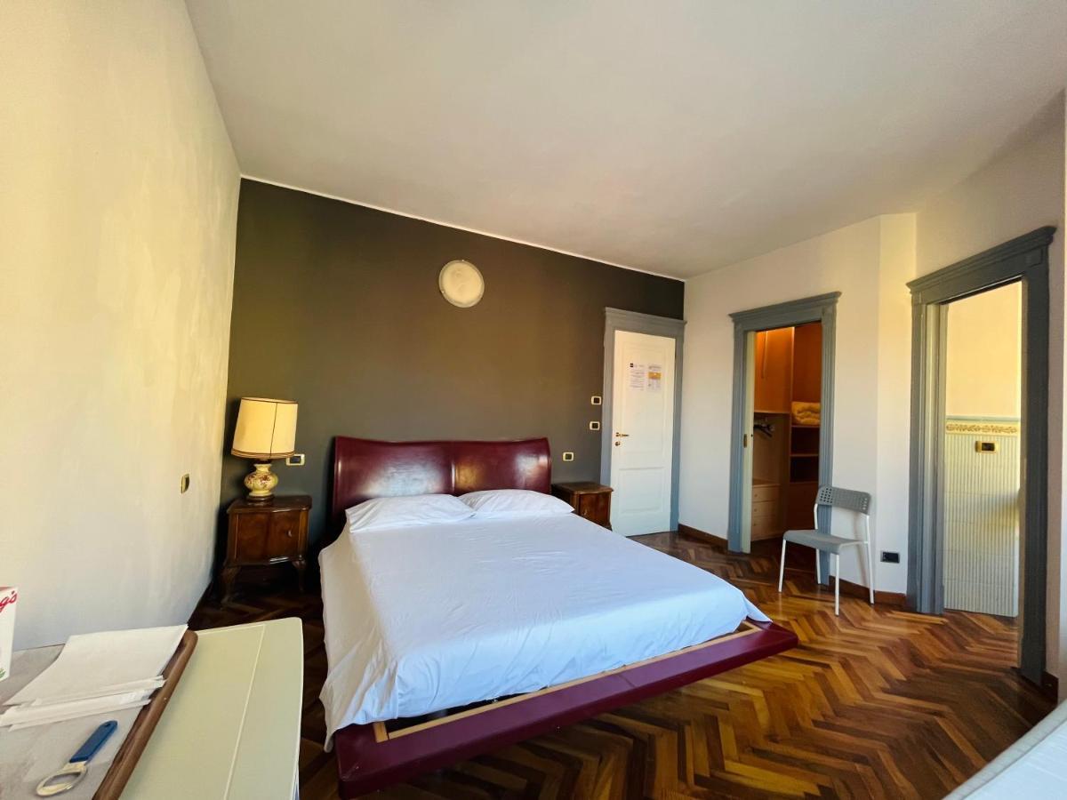 Viale Manzoni Hotel Sassuolo Buitenkant foto