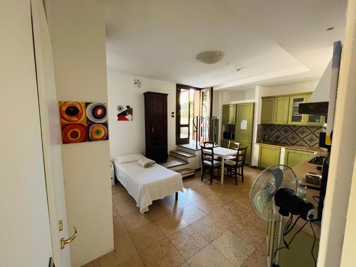 Viale Manzoni Hotel Sassuolo Buitenkant foto