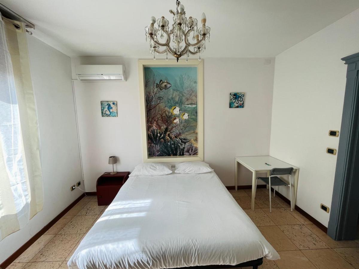 Viale Manzoni Hotel Sassuolo Buitenkant foto