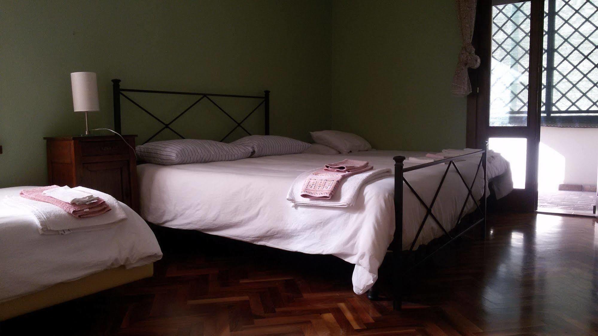 Viale Manzoni Hotel Sassuolo Buitenkant foto